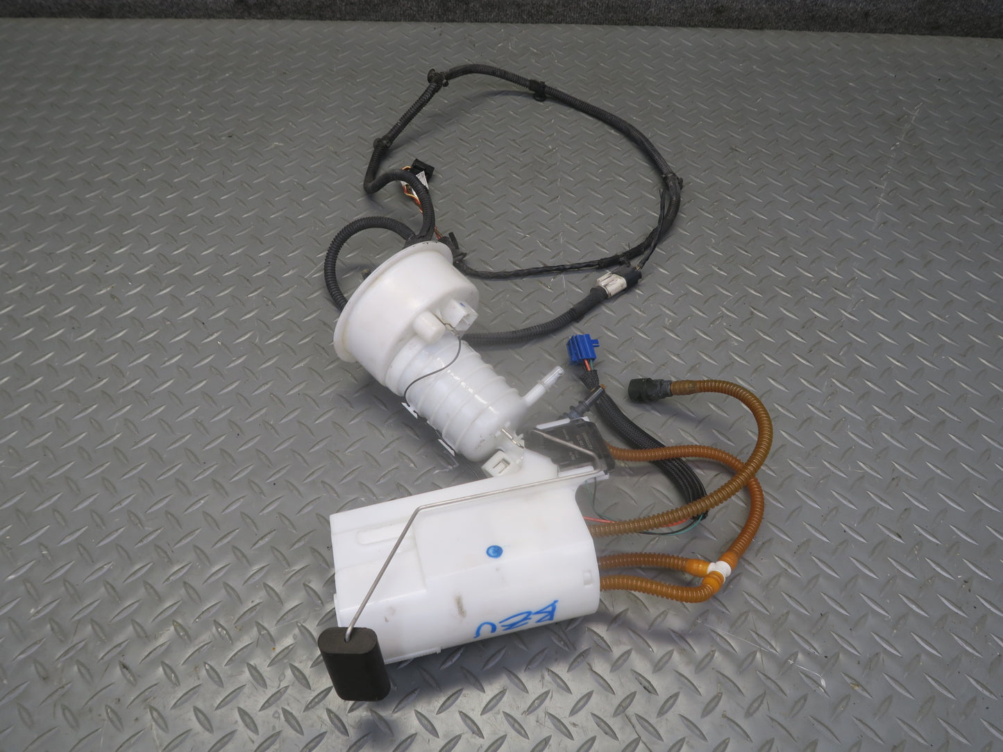12-16 BMW E89 Z4 28i N20 Fuel Pump & Pressure Regulator Assembly 84K Miles OEM