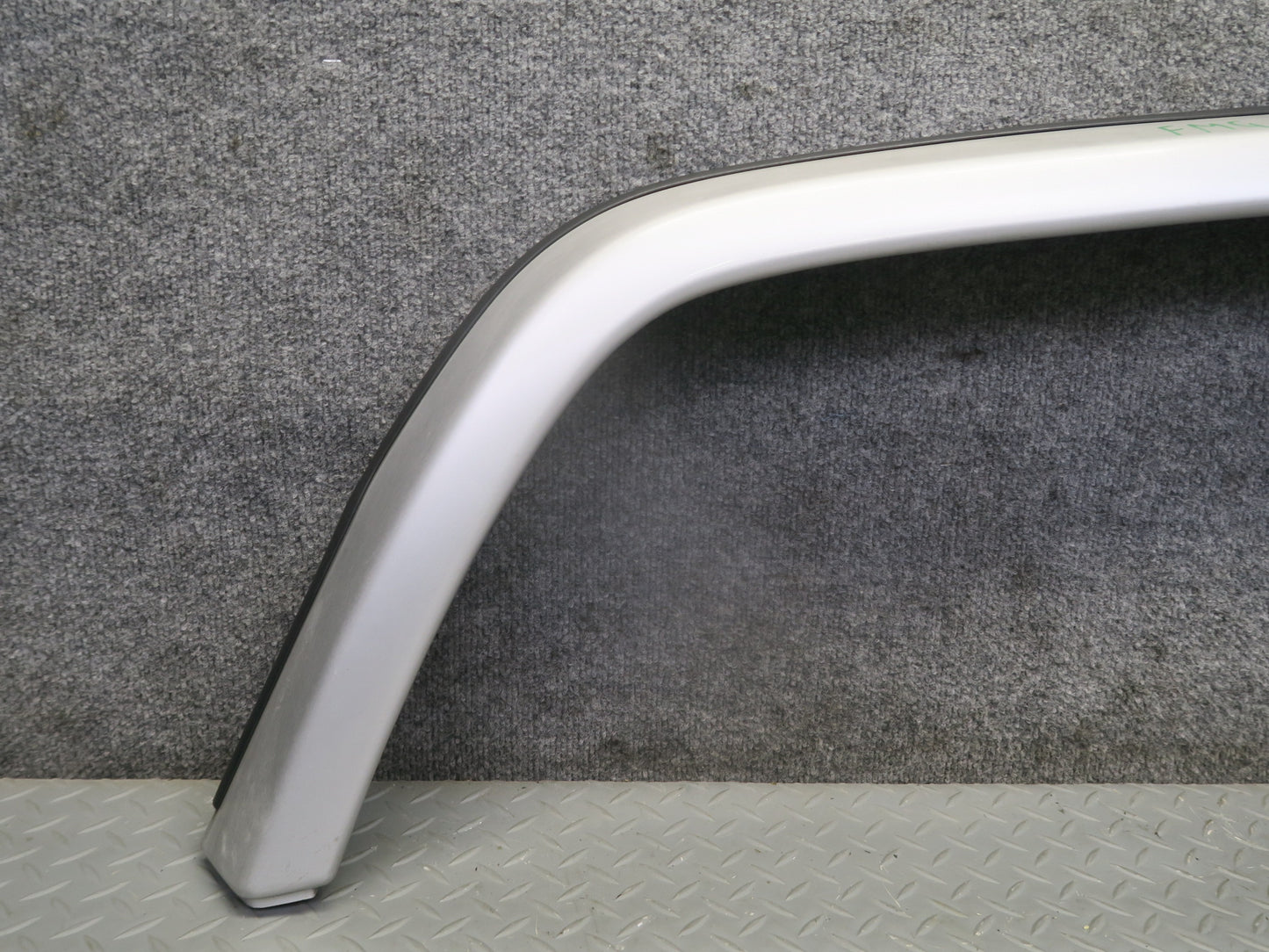 2002-2005 Mercedes W463 G500 Rear Right Wheel Fender Flare Trim Molding