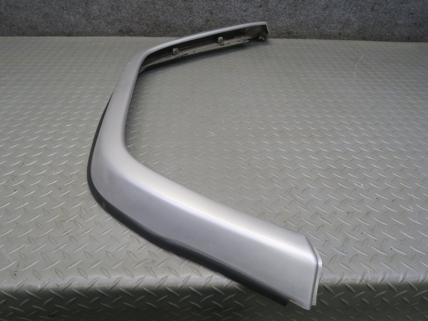 2002-2005 Mercedes W463 G500 Rear Right Wheel Fender Flare Trim Molding