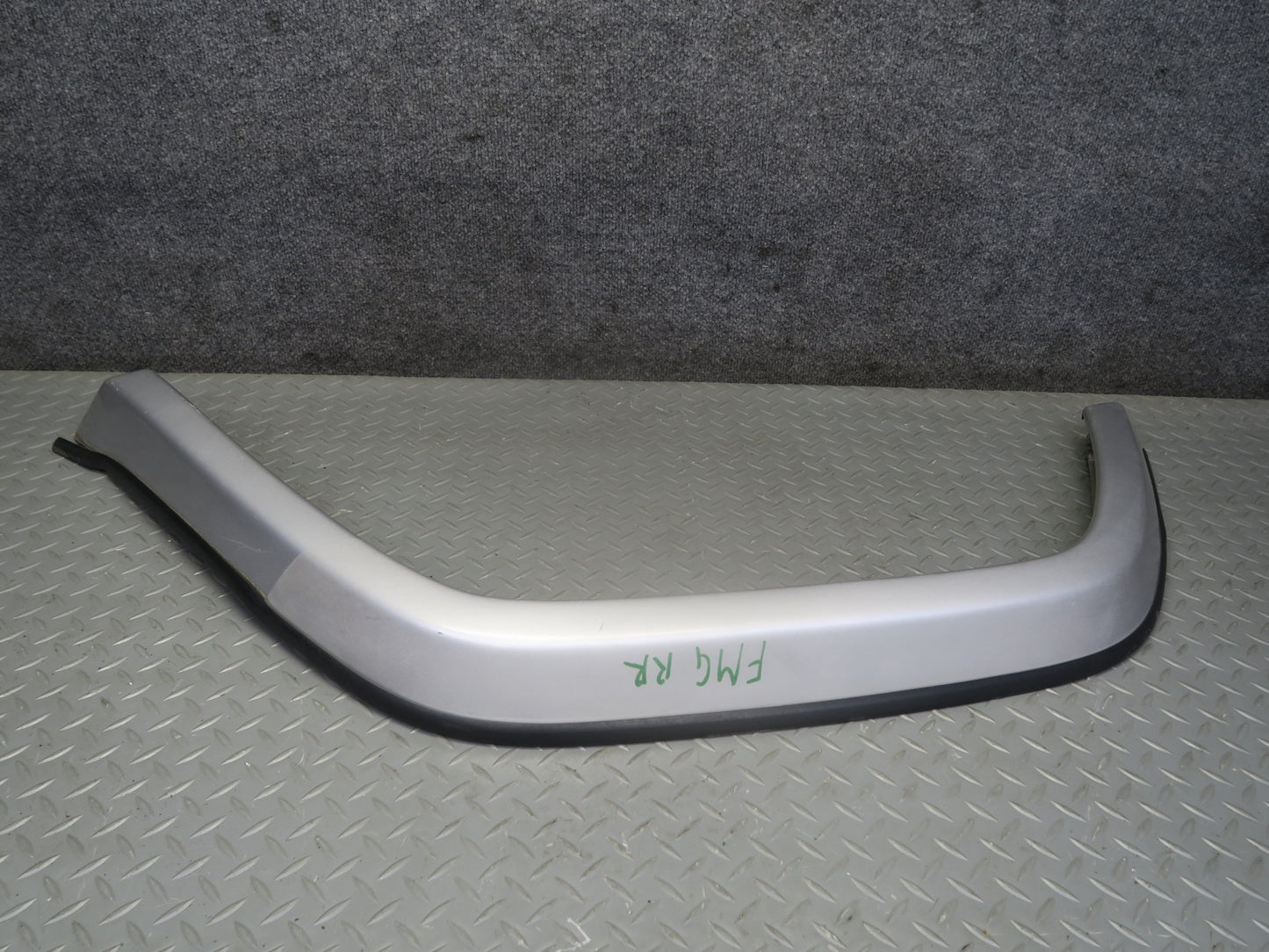 2002-2005 Mercedes W463 G500 Rear Right Wheel Fender Flare Trim Molding