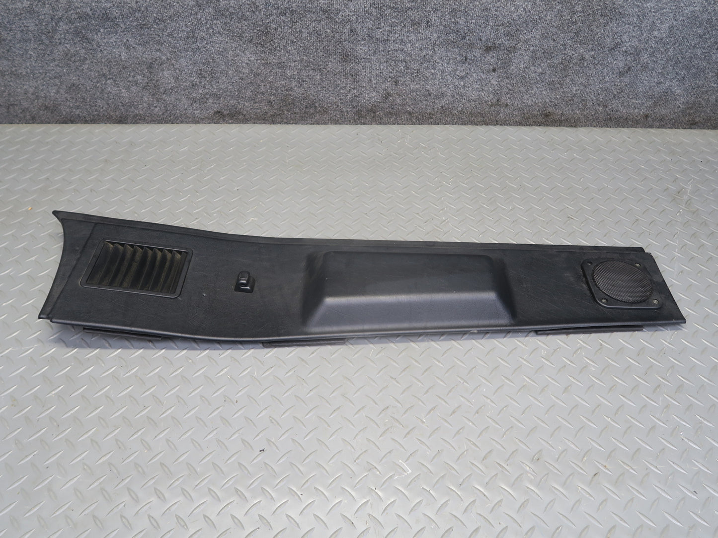 2002-2005 Mercedes W463 G500 Set of 2 Rear D Pillar Trim Cover w Grille Black