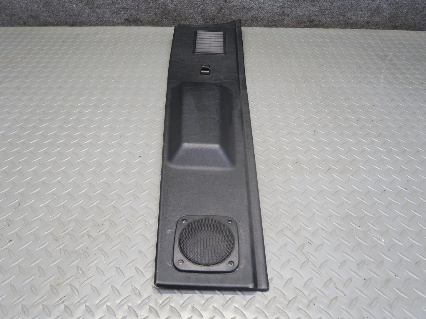 2002-2005 Mercedes W463 G500 Set of 2 Rear D Pillar Trim Cover w Grille Black