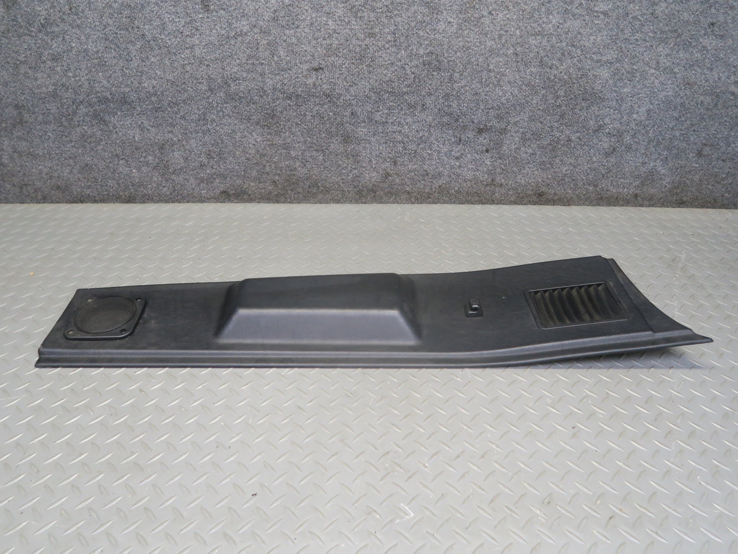 2002-2005 Mercedes W463 G500 Set of 2 Rear D Pillar Trim Cover w Grille Black
