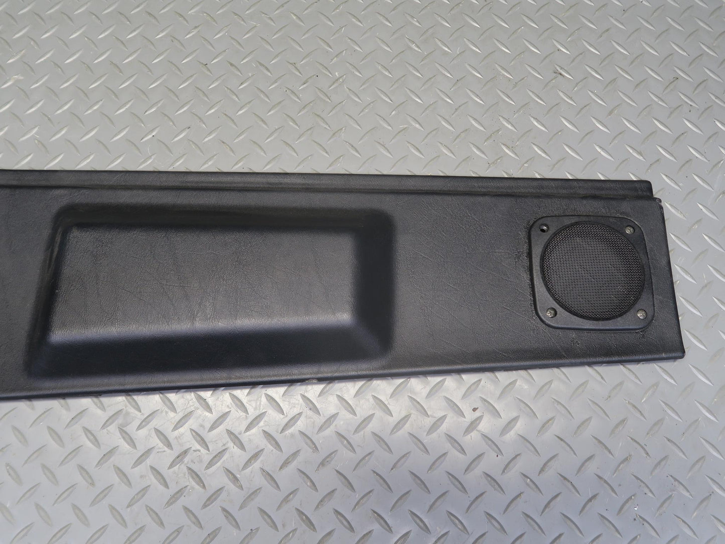 2002-2005 Mercedes W463 G500 Set of 2 Rear D Pillar Trim Cover w Grille Black