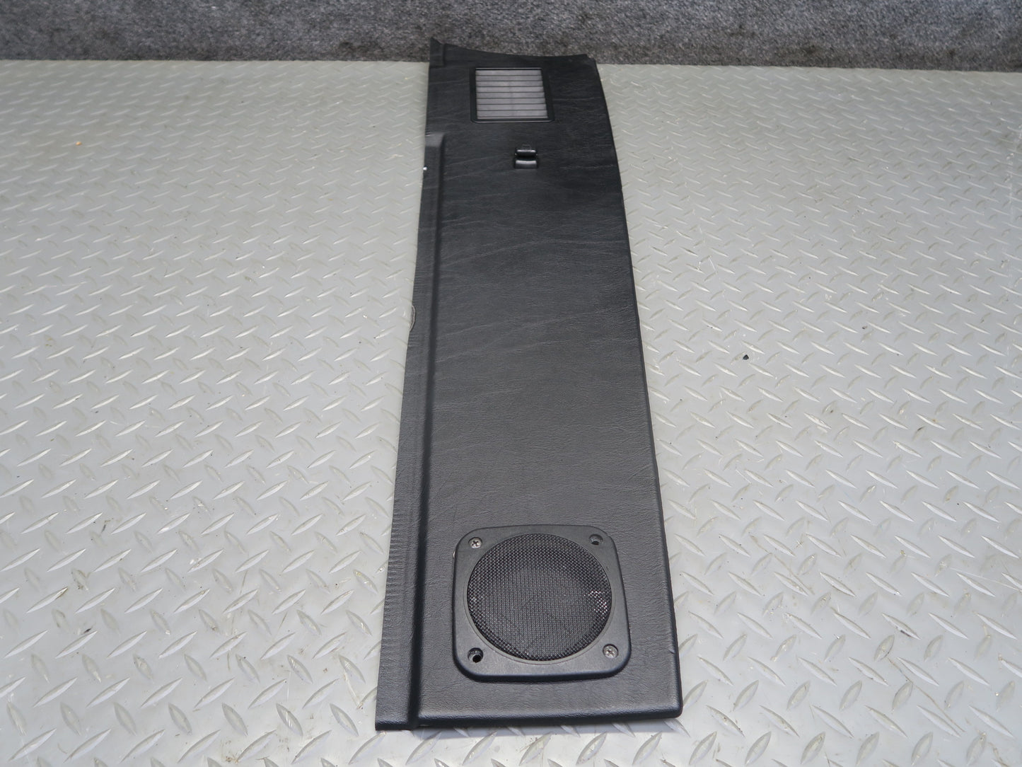 2002-2005 Mercedes W463 G500 Set of 2 Rear D Pillar Trim Cover w Grille Black