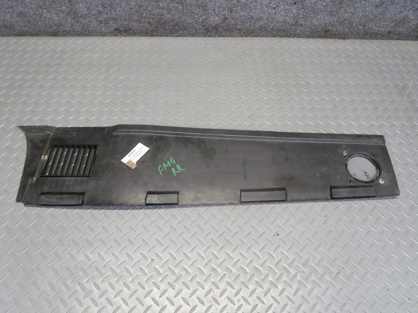 2002-2005 Mercedes W463 G500 Set of 2 Rear D Pillar Trim Cover w Grille Black