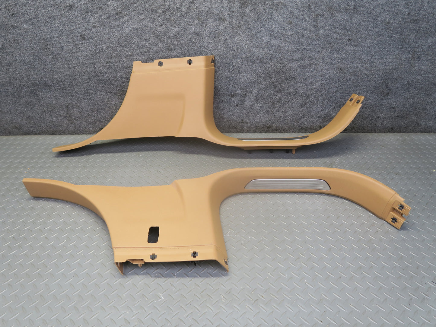 11-18 Porsche Cayenne 958 Left & Right Interior B Pillar Lower Trim Panel Set