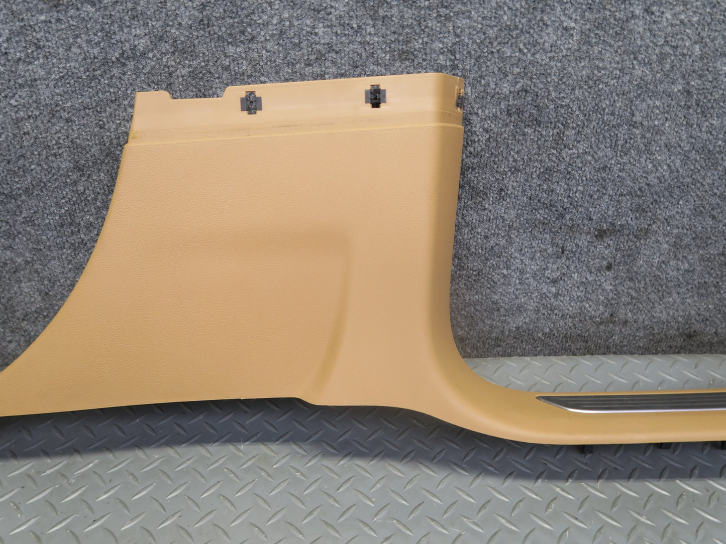 11-18 Porsche Cayenne 958 Left & Right Interior B Pillar Lower Trim Panel Set