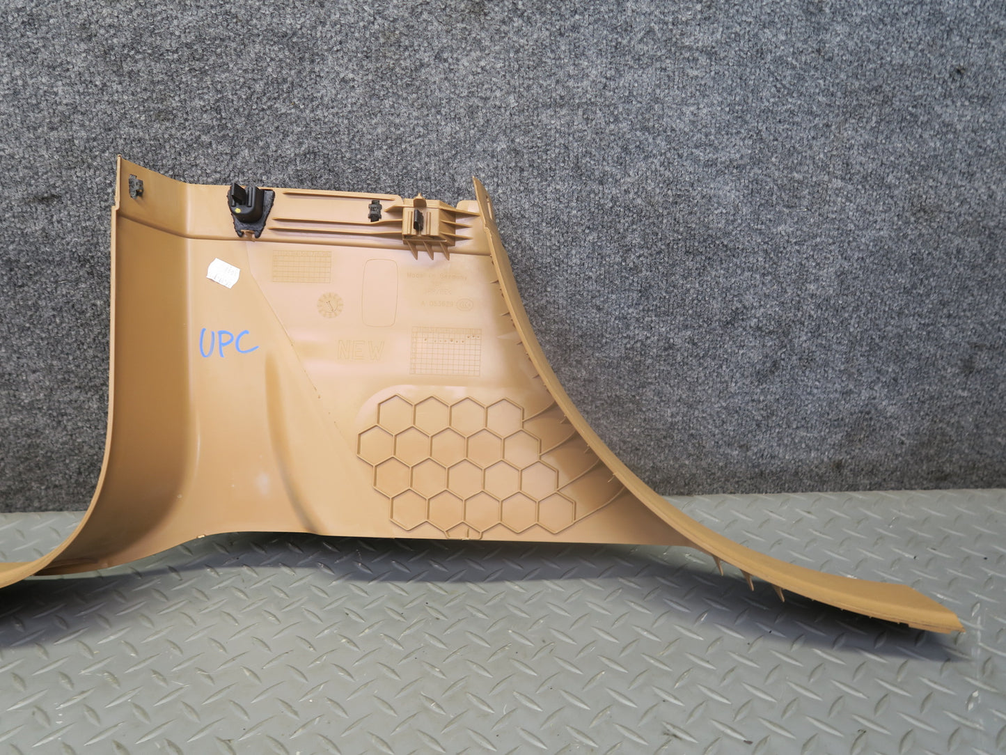11-18 Porsche Cayenne 958 Left & Right Interior B Pillar Lower Trim Panel Set