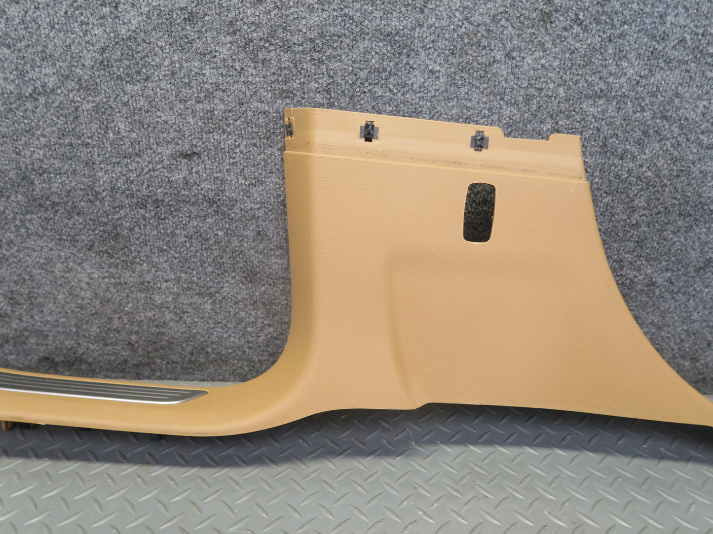 11-18 Porsche Cayenne 958 Left & Right Interior B Pillar Lower Trim Panel Set