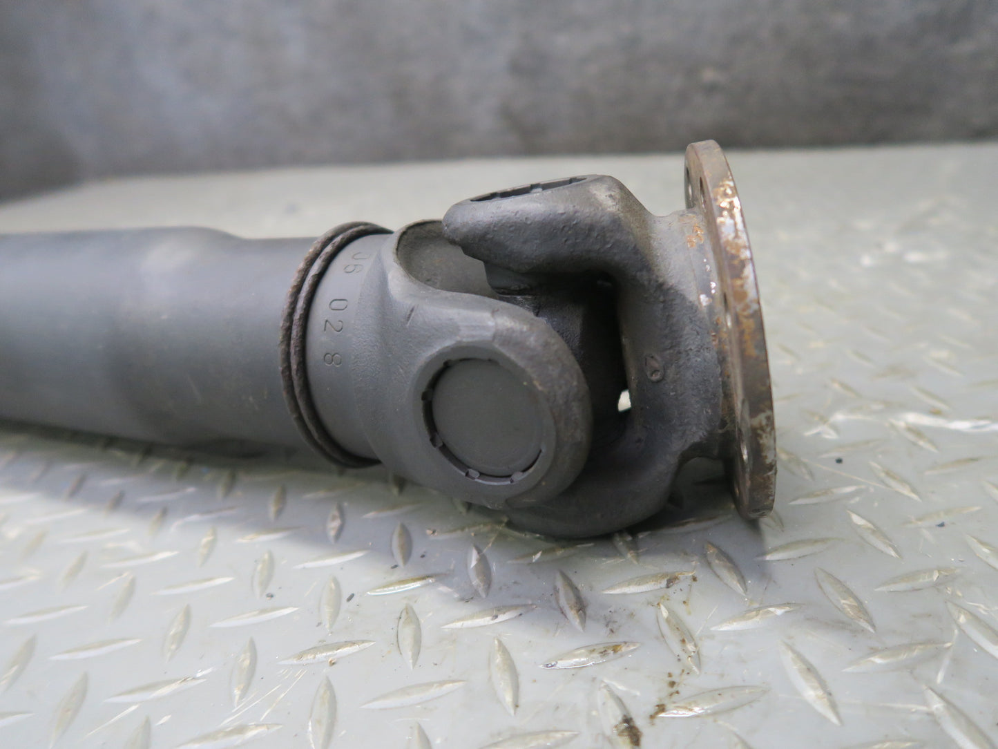 2002-2018 Mercedes W463 G500 G550 Rear Propeller Driveshaft Assembly 4604102118