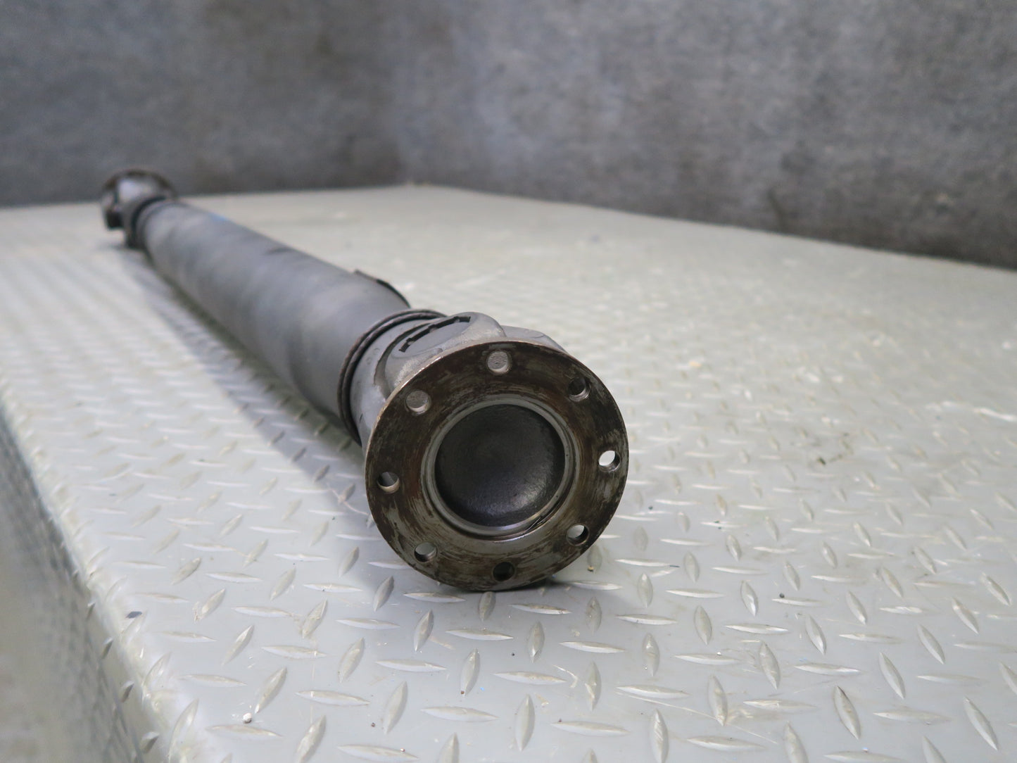 2002-2018 Mercedes W463 G500 G550 Rear Propeller Driveshaft Assembly 4604102118