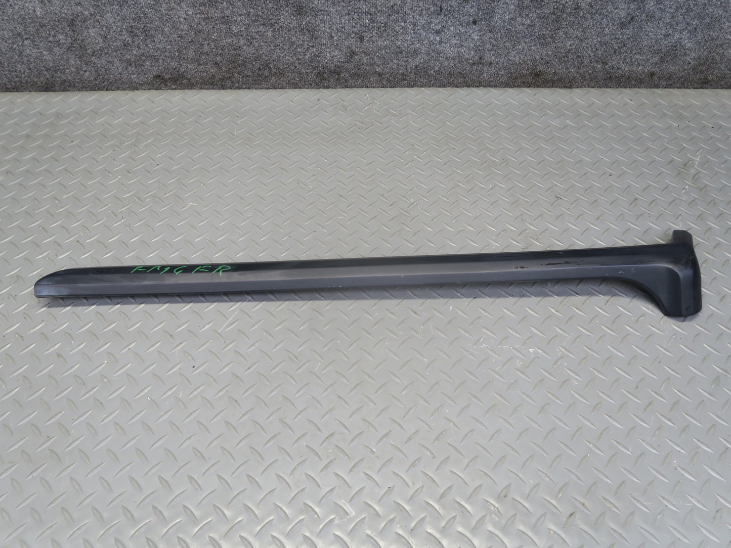2002-2007 Mercedes W463 G500 Front Right Exterior A Pillar Molding Black