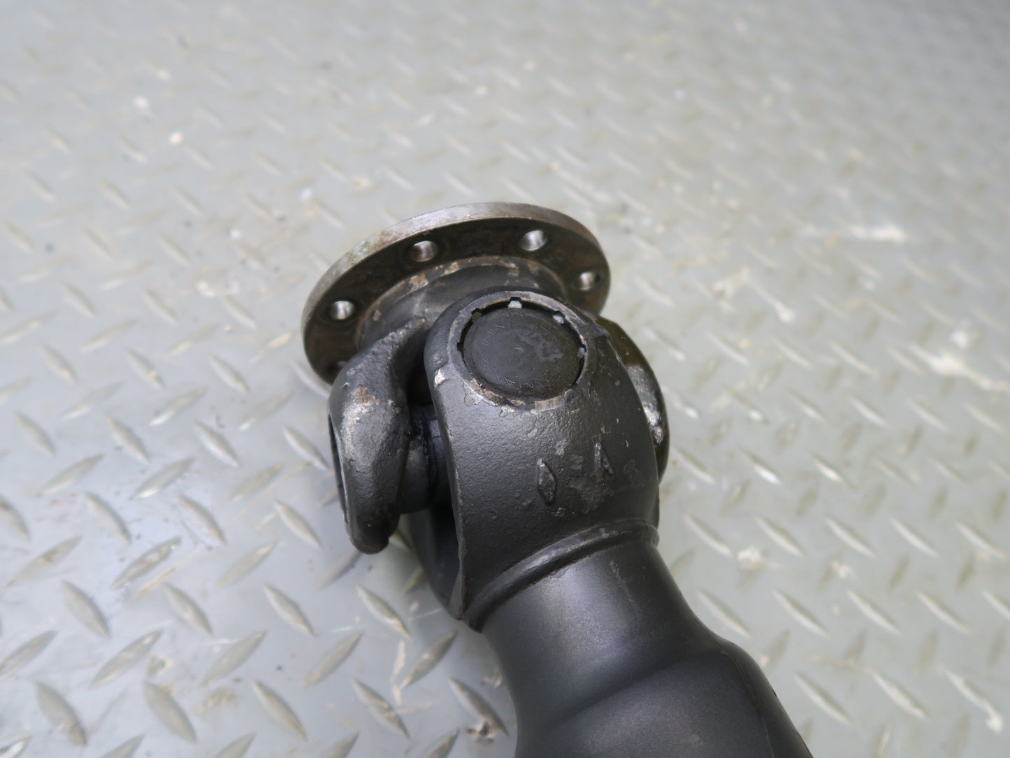 2002-2018 Mercedes W463 G500 G550 Rear Propeller Driveshaft Assembly 4604102118