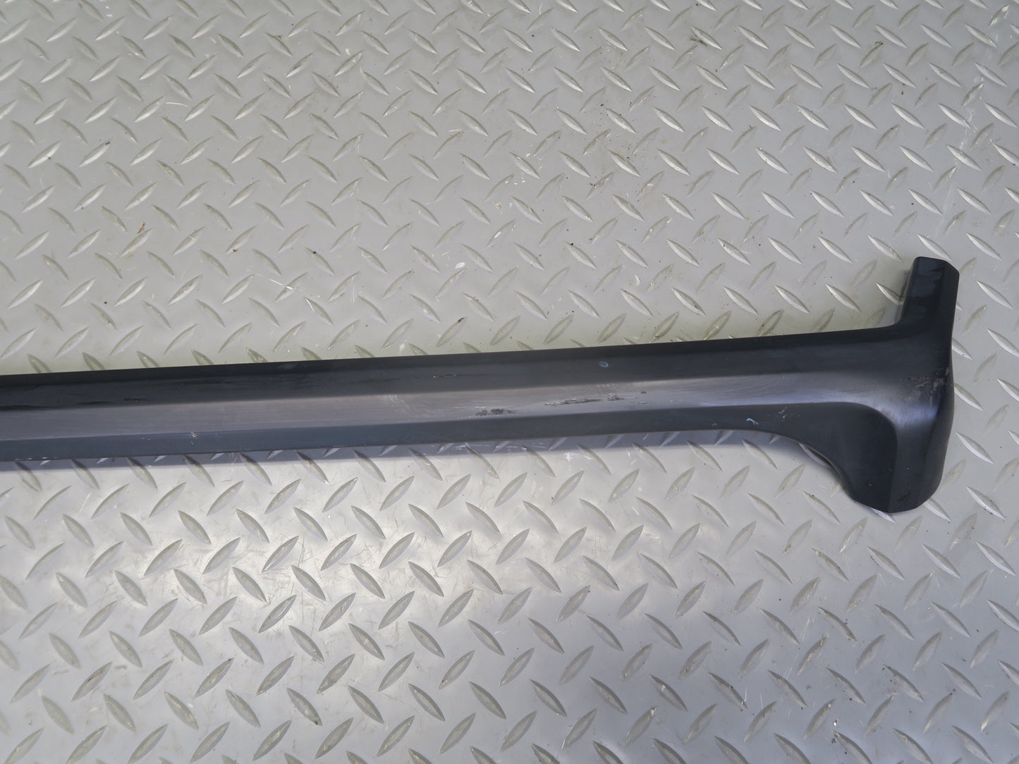 2002-2007 Mercedes W463 G500 Front Right Exterior A Pillar Molding Black