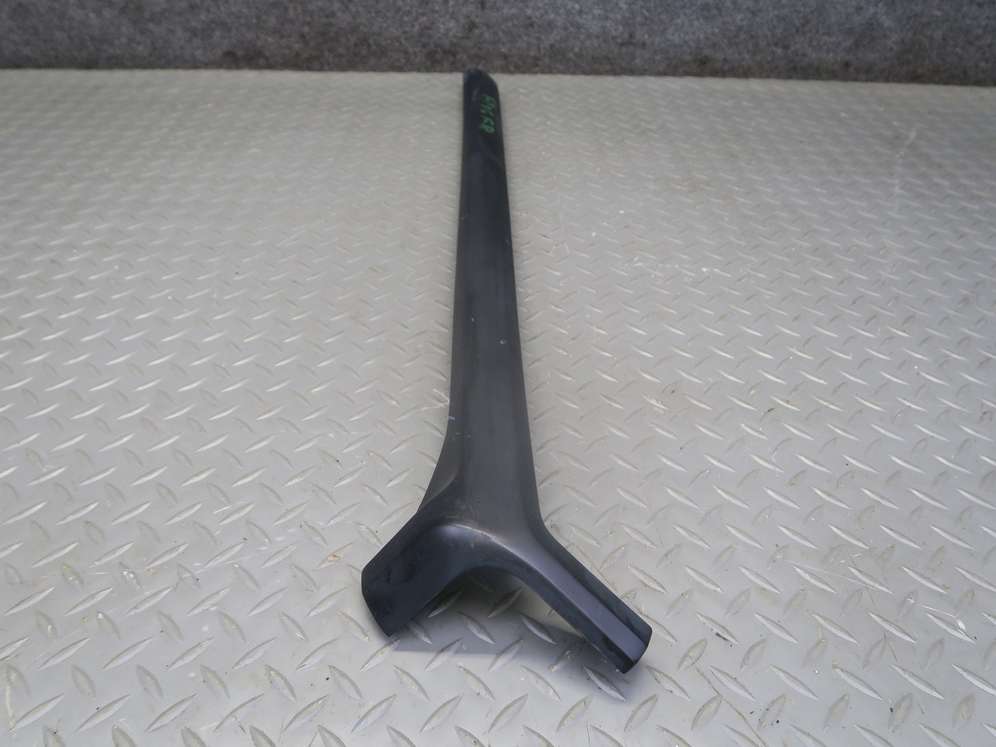 2002-2007 Mercedes W463 G500 Front Right Exterior A Pillar Molding Black