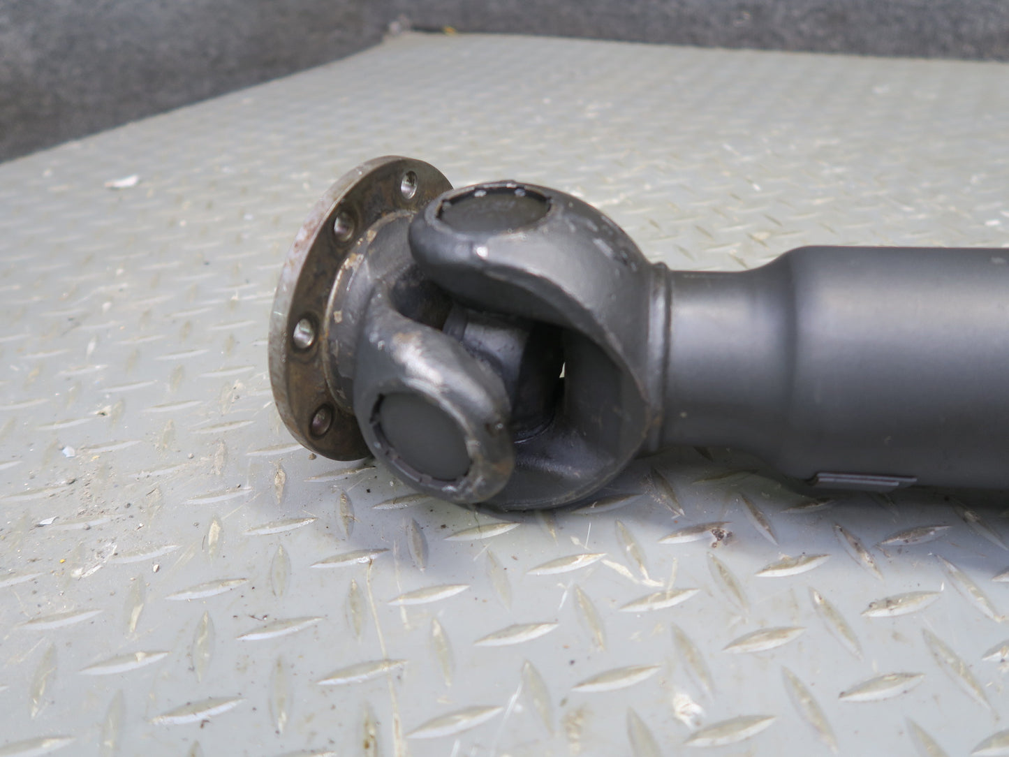 2002-2018 Mercedes W463 G500 G550 Rear Propeller Driveshaft Assembly 4604102118