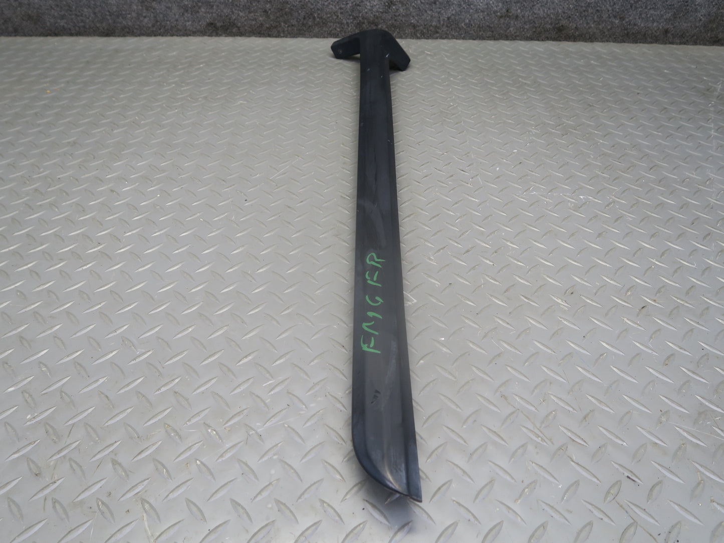 2002-2007 Mercedes W463 G500 Front Right Exterior A Pillar Molding Black
