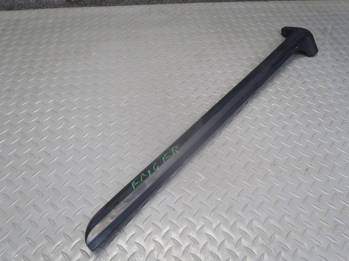2002-2007 Mercedes W463 G500 Front Right Exterior A Pillar Molding Black