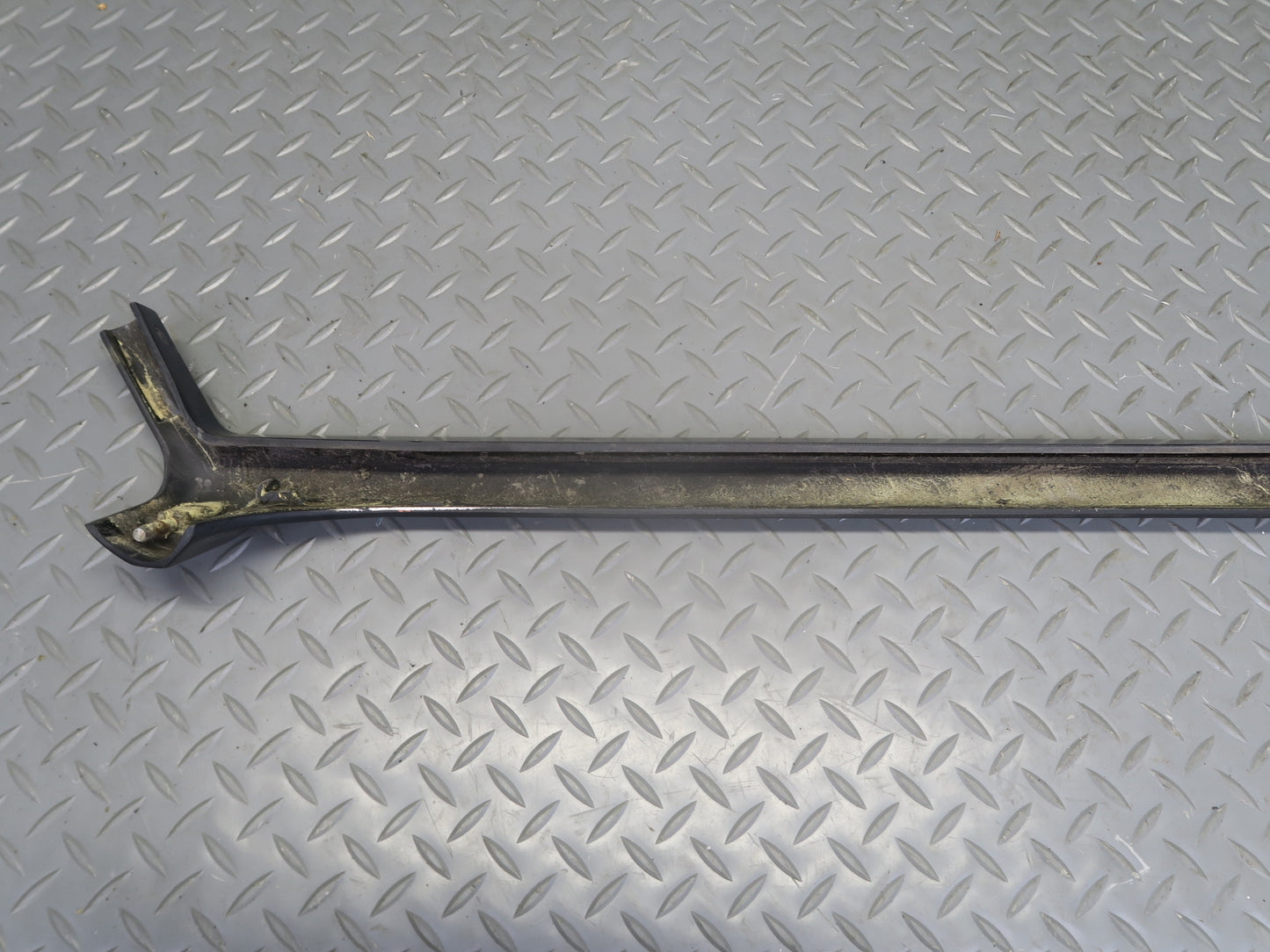 2002-2007 Mercedes W463 G500 Front Right Exterior A Pillar Molding Black