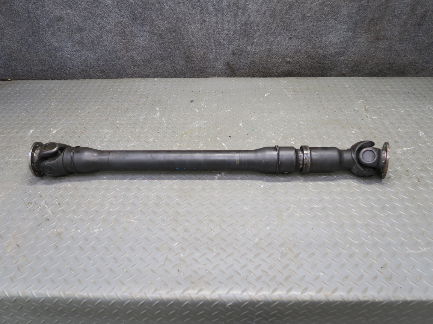 2002-2018 Mercedes W463 G500 G550 Front Propeller Driveshaft Assembly 4604102218