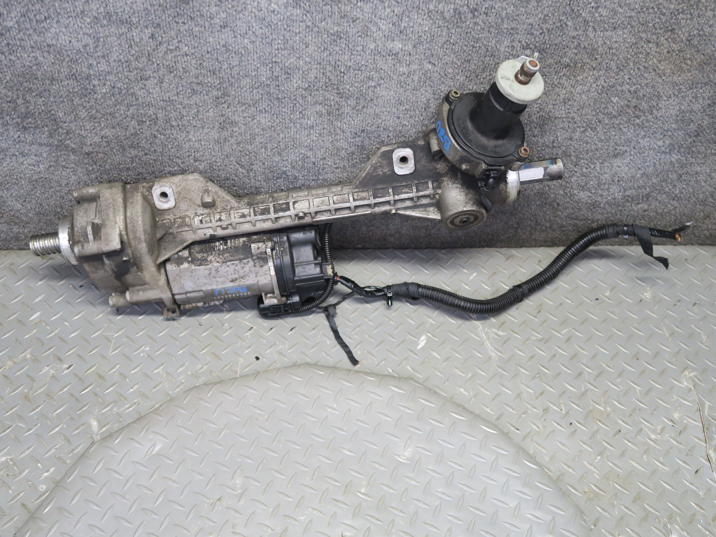 09-16 BMW E89 Z4 AT RWD Electric Power Steering Rack & Pinion 83K 6855888 OEM