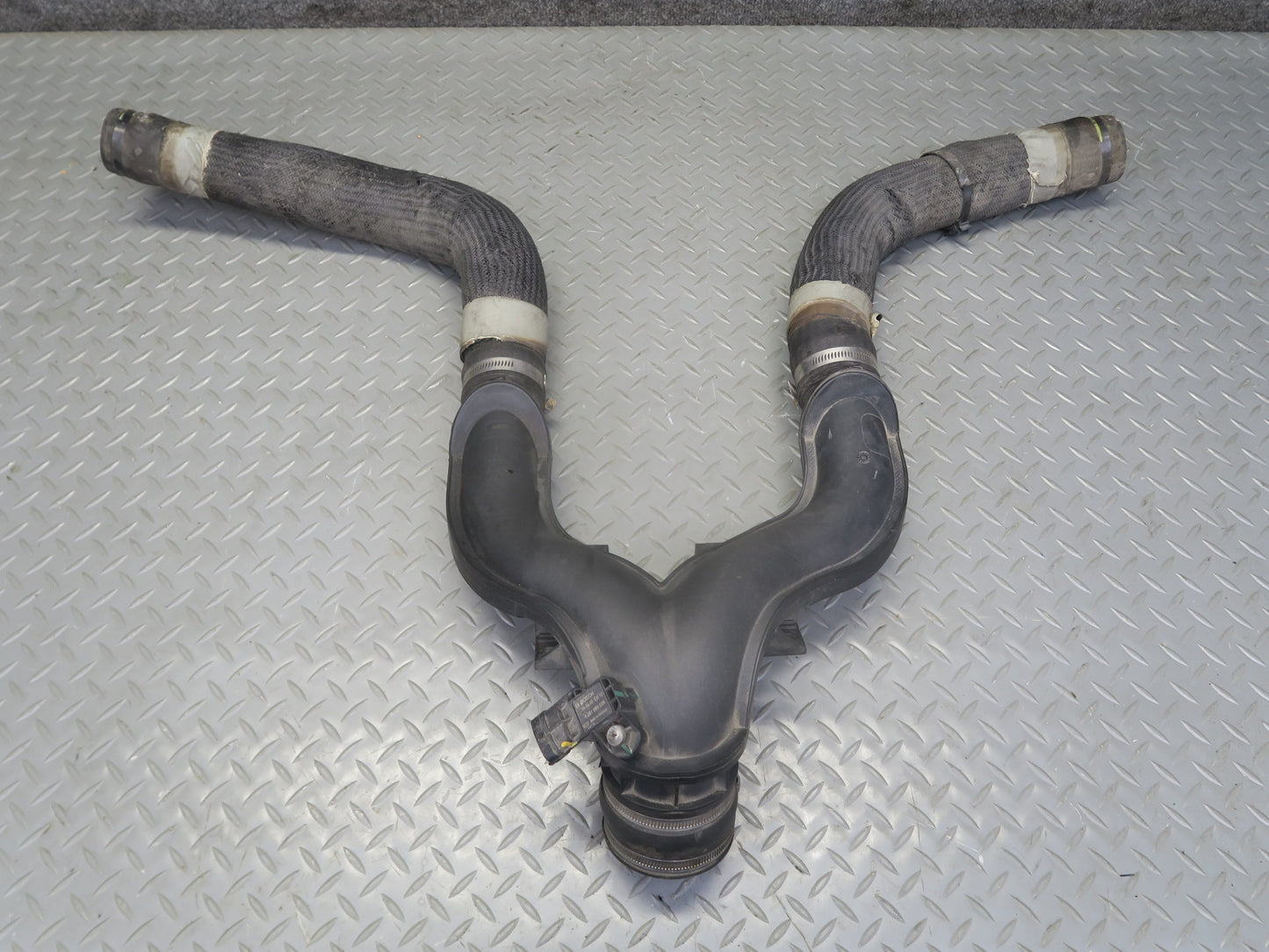 2017-2020 Maserati Levante M161 3.0L Air Intake Duct w Sensor & Hoses