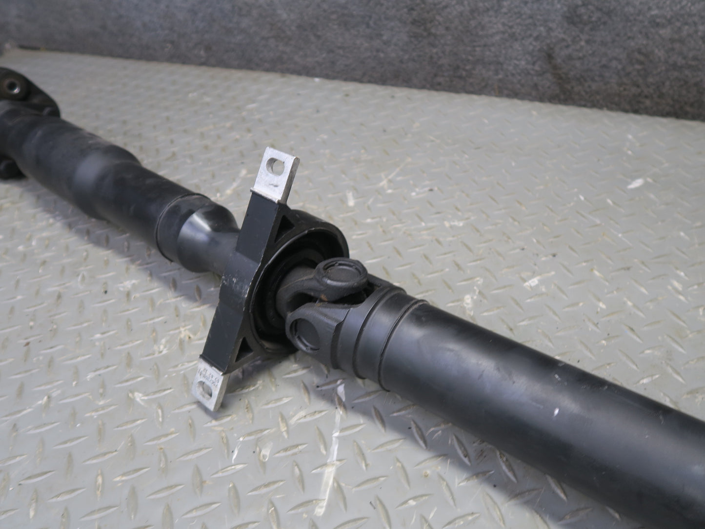 12-16 BMW E89 Z4 28i A/T RWD Rear Drive Shaft Driveshaft 84K Miles 7615968 OEM