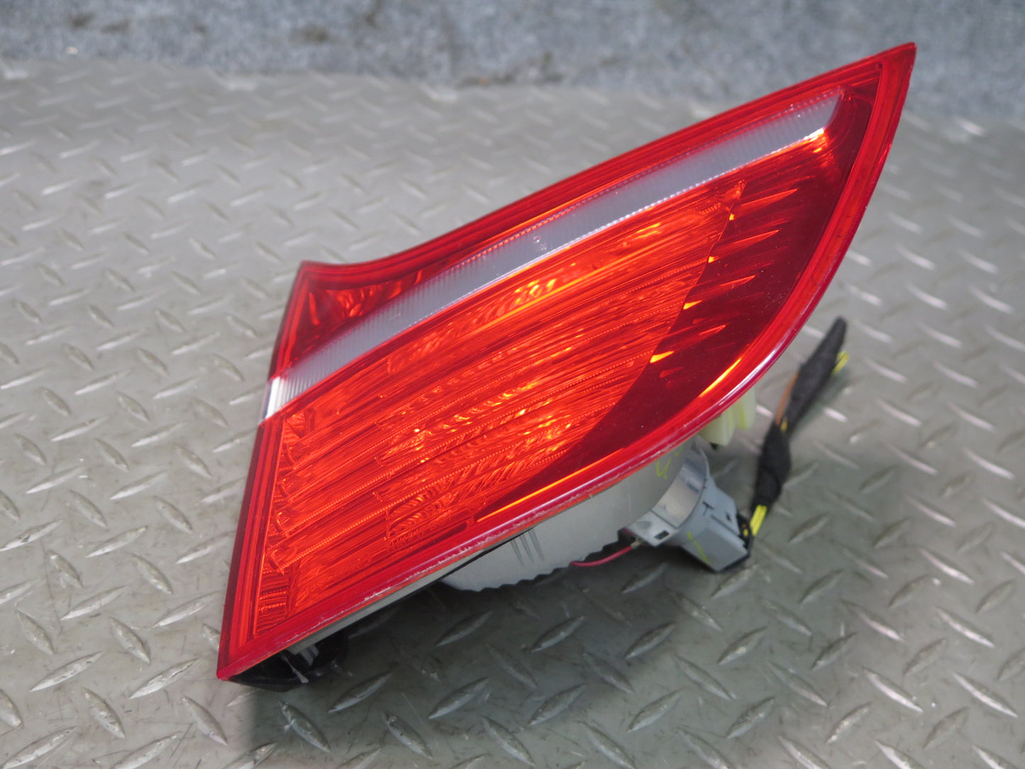 2008-2012 BMW E71 E72 X6 X6M Rear Left & Right Inner Tail Light Lamp Set of 2