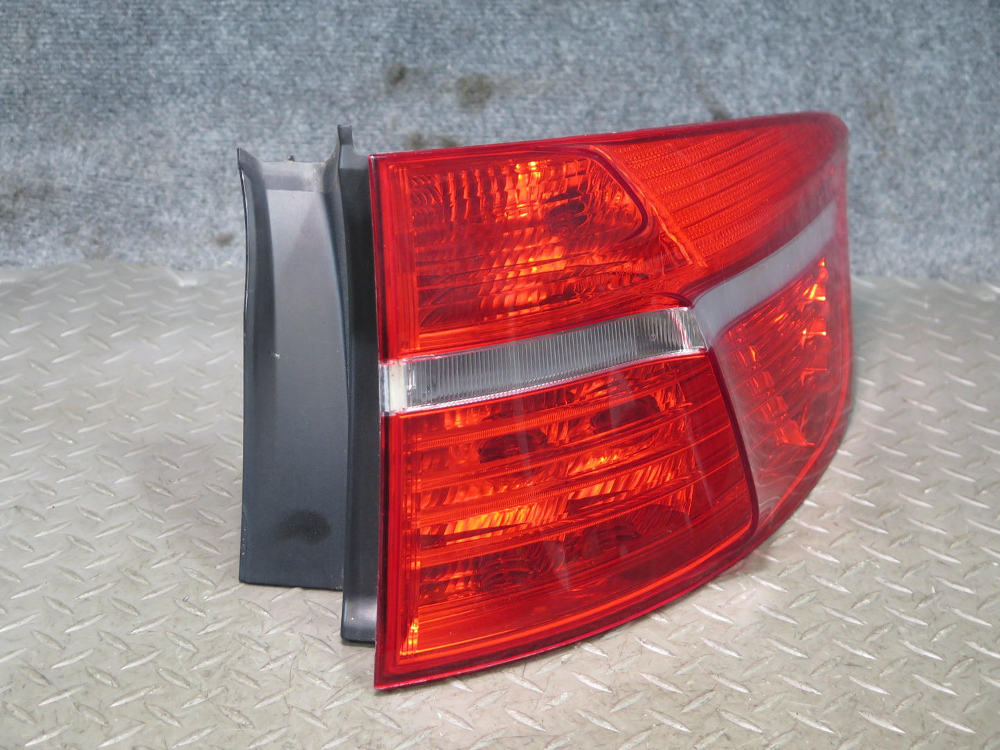 2008-2012 BMW E71 E72 X6 X6M Rear Right Outer Tail Light Lamp 7179986