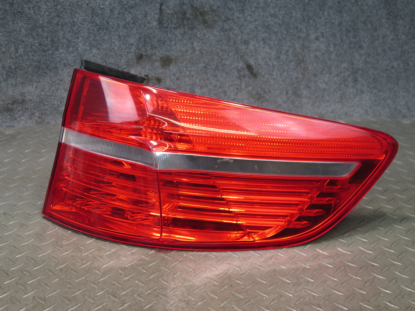 2008-2012 BMW E71 E72 X6 X6M Rear Right Outer Tail Light Lamp 7179986