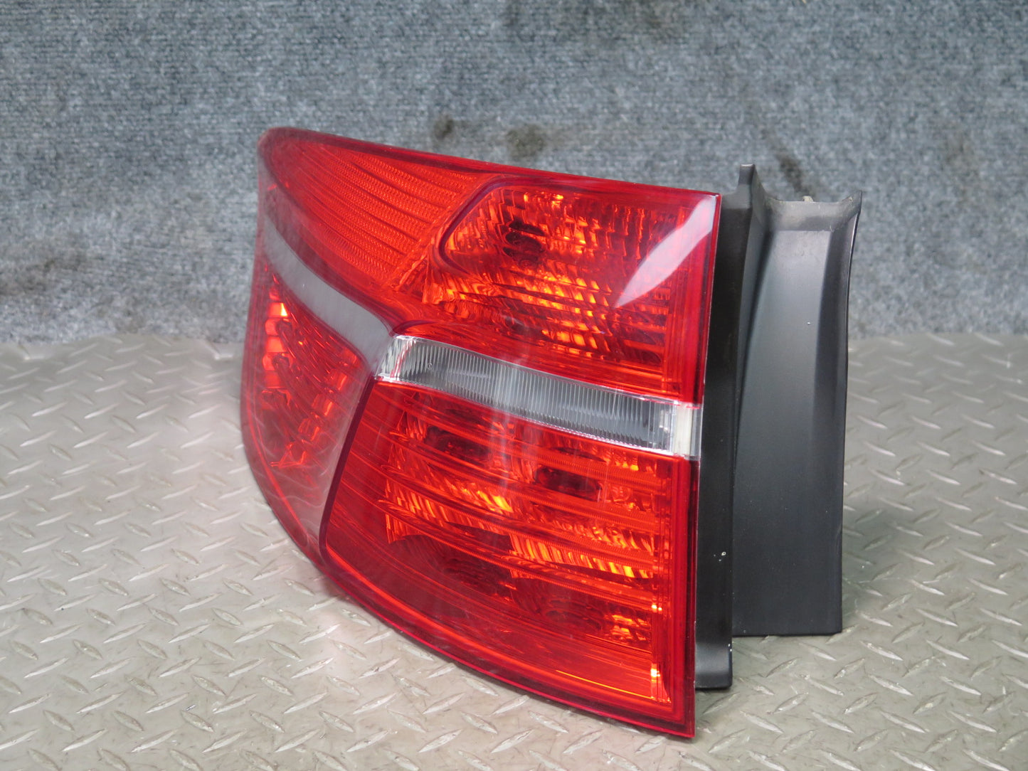 2008-2012 BMW E71 E72 X6 X6M Rear Left Outer Tail Light Lamp 7179985