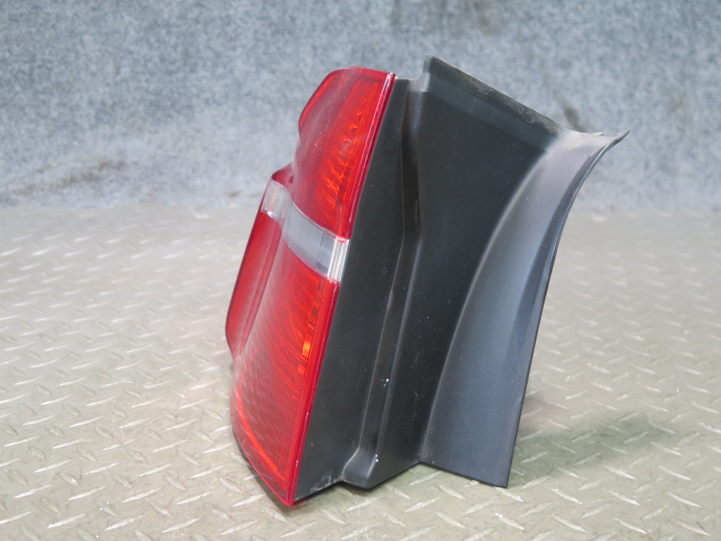 2008-2012 BMW E71 E72 X6 X6M Rear Left Outer Tail Light Lamp 7179985