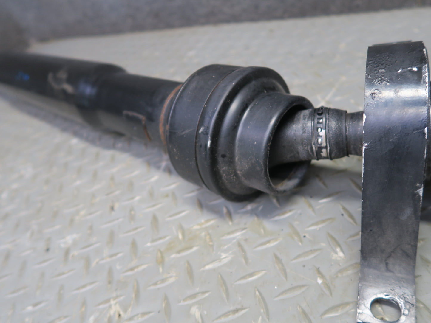2017-2020 Maserati Levante M161 3.0L AWD Rear Driveshaft Drive Shaft 94K Miles