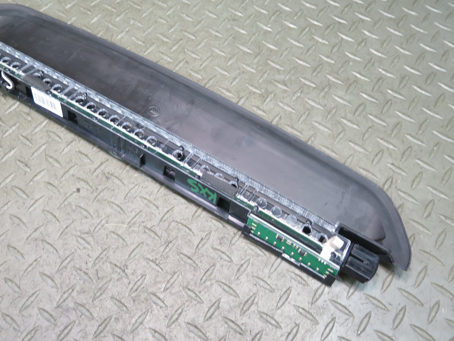 2008-2014 BMW E71 E72 X6 X6M Rear Center Brake Light Lamp 7207825