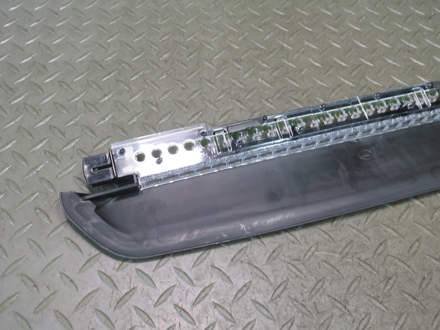2008-2014 BMW E71 E72 X6 X6M Rear Center Brake Light Lamp 7207825