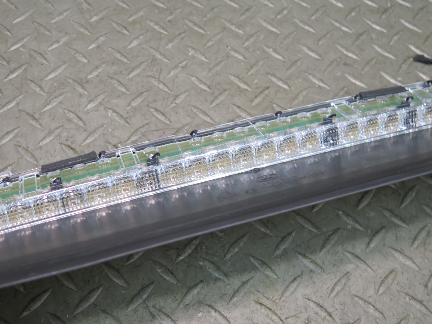 2008-2014 BMW E71 E72 X6 X6M Rear Center Brake Light Lamp 7207825