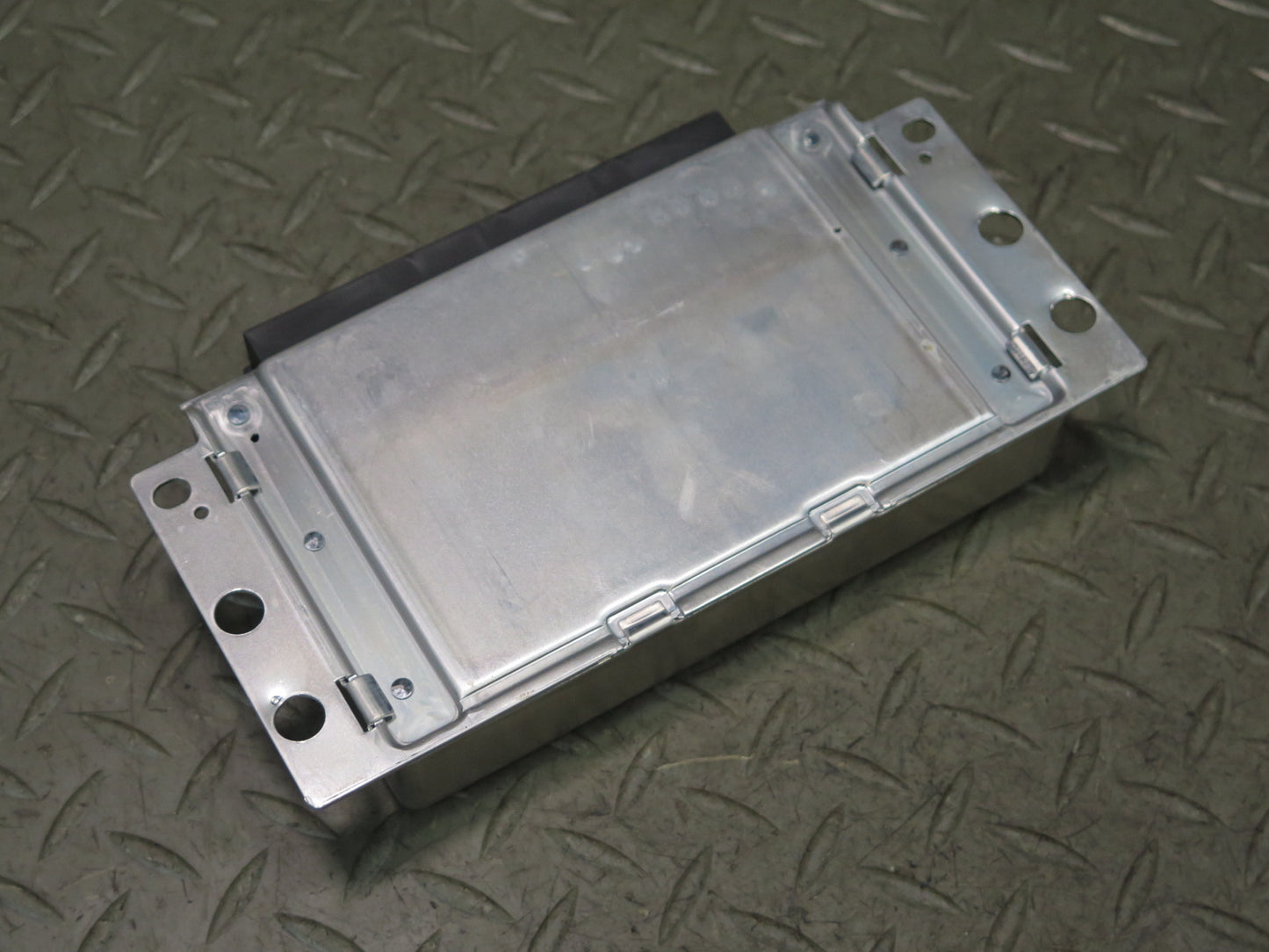2010-2013 BMW E70 E71 X5M X6M Rear Differential Lock Control Module 7595847
