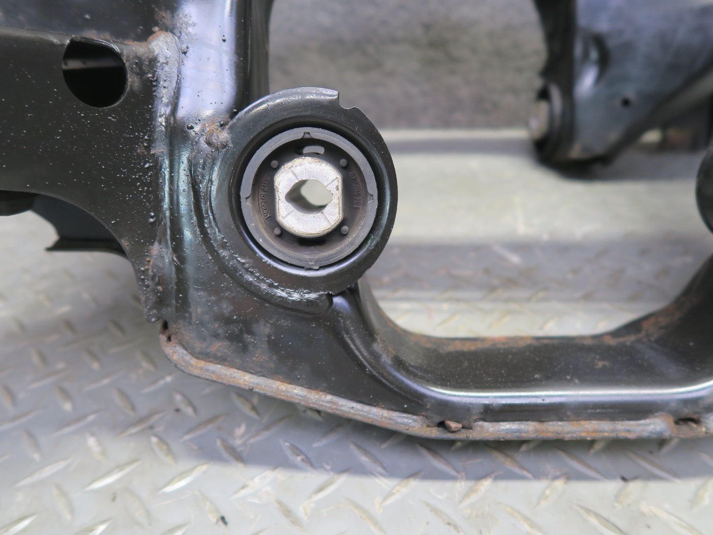09-16 BMW E89 Z4 28i 30i RWD Rear Suspension Subframe Crossmember Carrier OEM