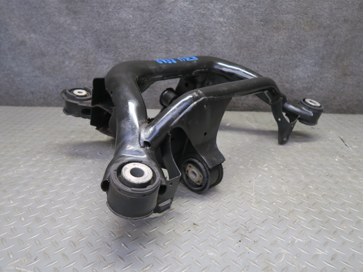 09-16 BMW E89 Z4 28i 30i RWD Rear Suspension Subframe Crossmember Carrier OEM