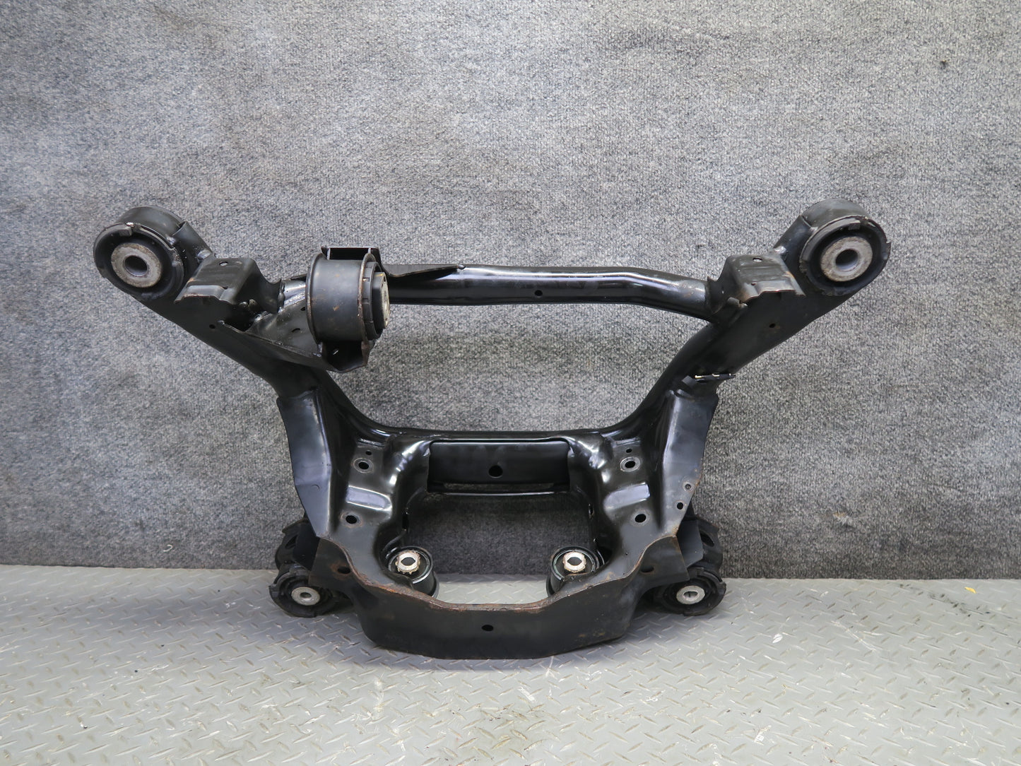 09-16 BMW E89 Z4 28i 30i RWD Rear Suspension Subframe Crossmember Carrier OEM