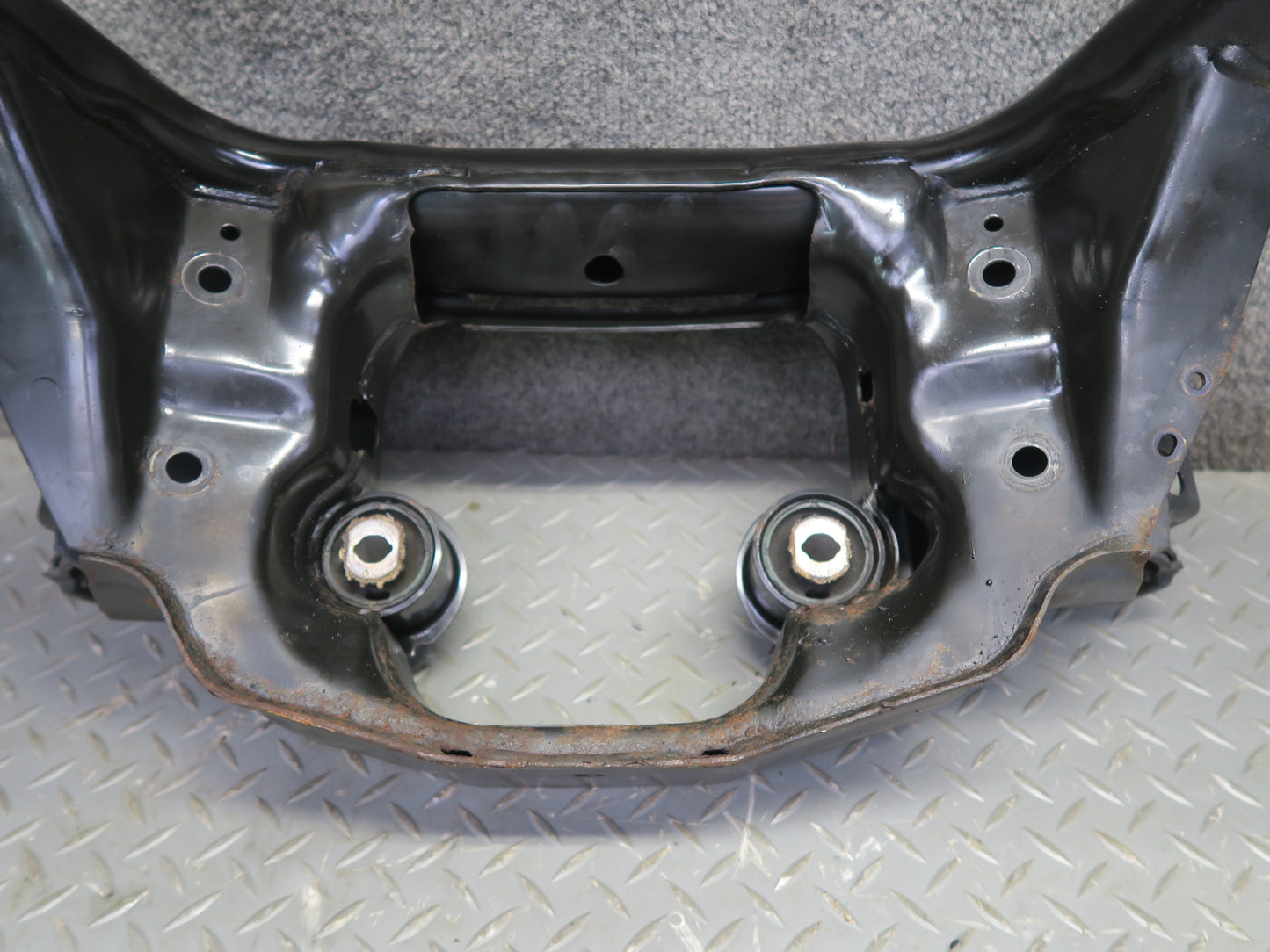 09-16 BMW E89 Z4 28i 30i RWD Rear Suspension Subframe Crossmember Carrier OEM