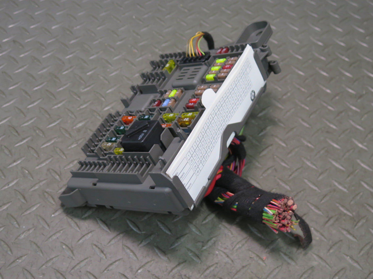2008-2014 BMW E71 E72 X6 X6M Rear Power Distribution Fuse Relay Box 6931687