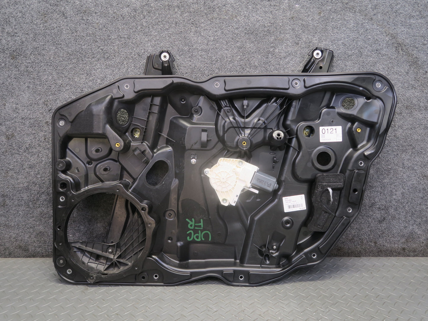 2011-2018 Porsche Cayenne 958 Front Right Door Window Regulator w Motor