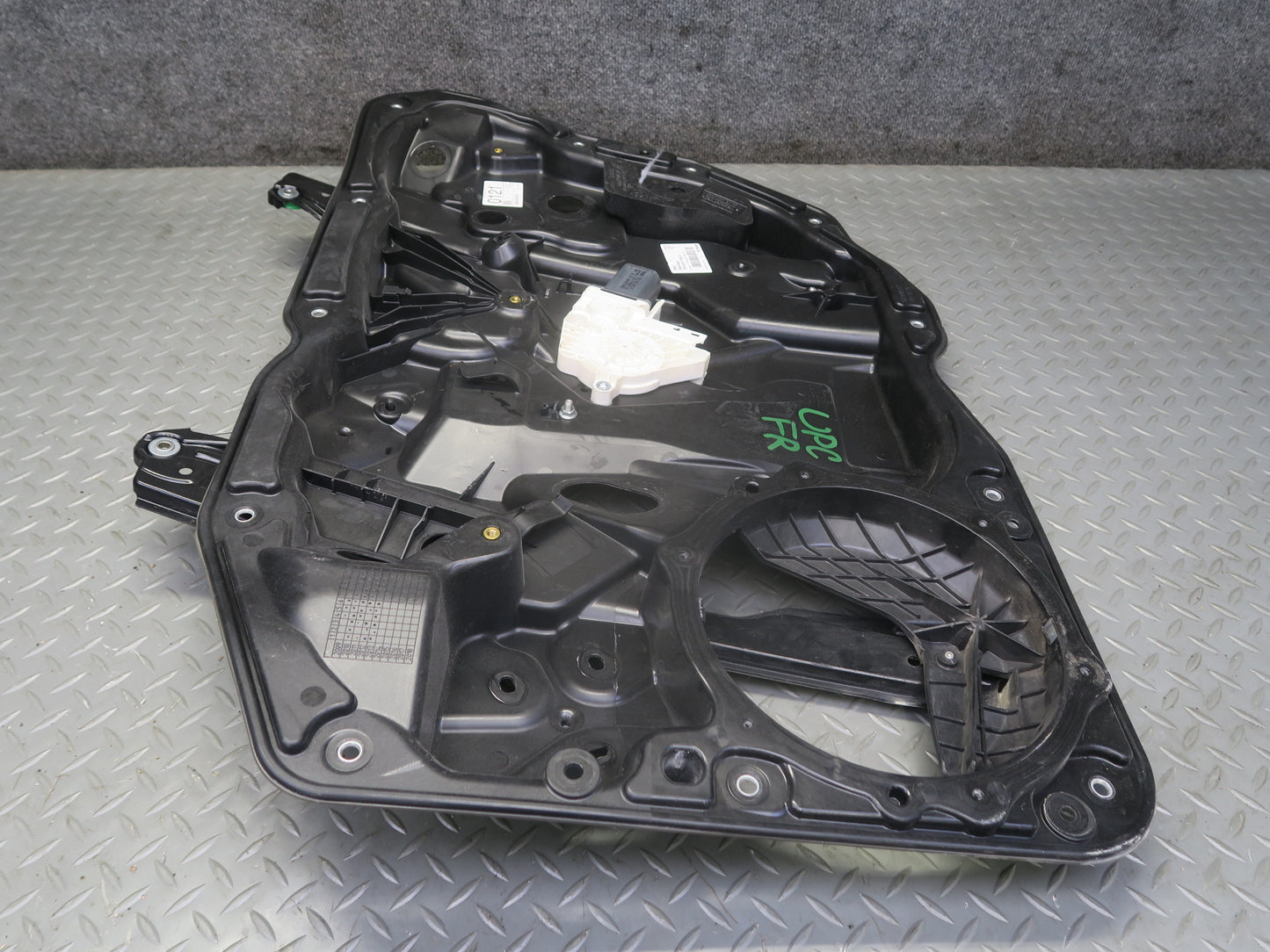 2011-2018 Porsche Cayenne 958 Front Right Door Window Regulator w Motor