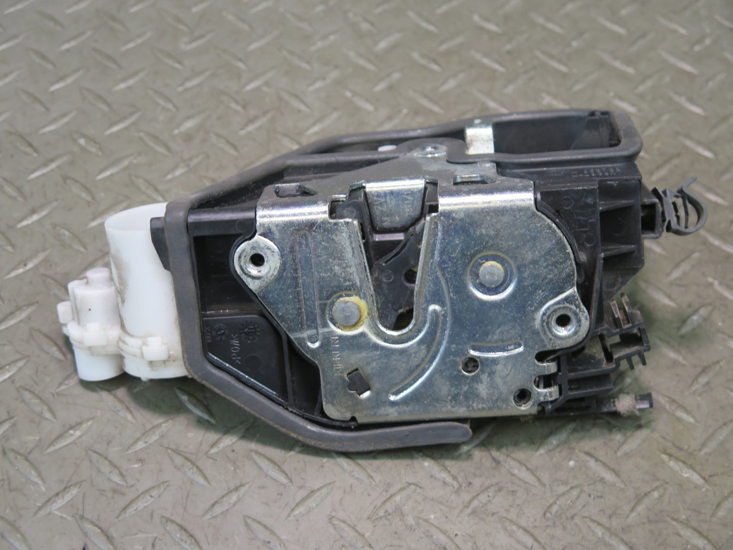 2008-2014 BMW E71 E72 X6 X6M Front Left Door Lock Latch Actuator 7283627
