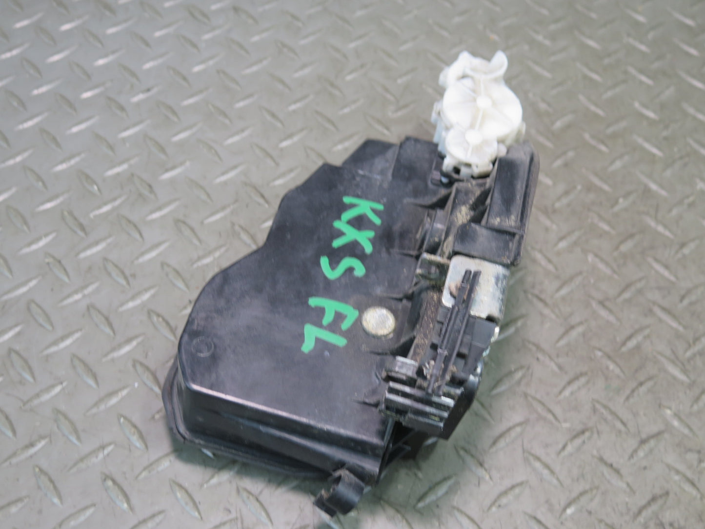 2008-2014 BMW E71 E72 X6 X6M Front Left Door Lock Latch Actuator 7283627