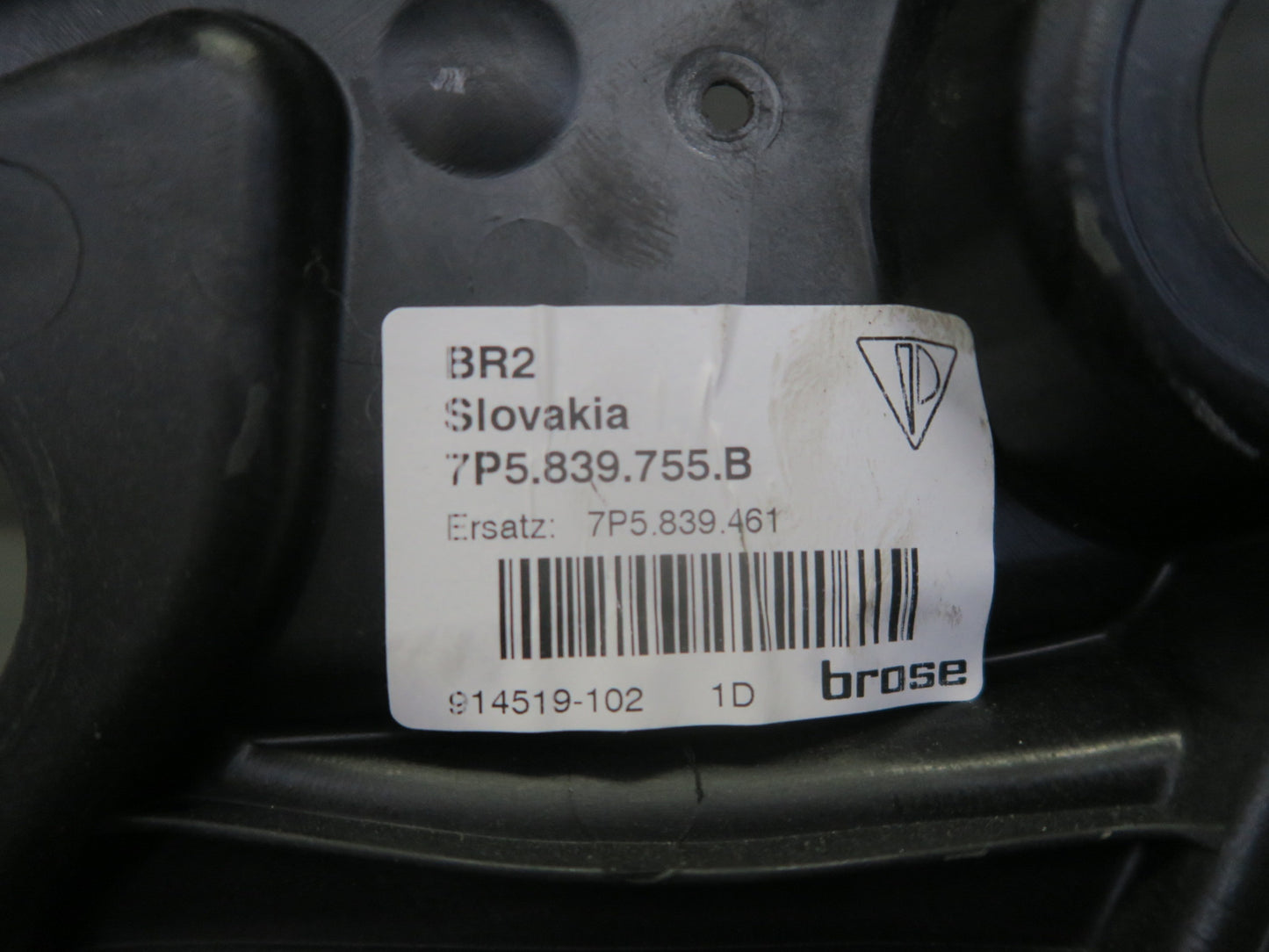 2011-2018 Porsche Cayenne 958 Rear Left Door Window Regulator w Motor
