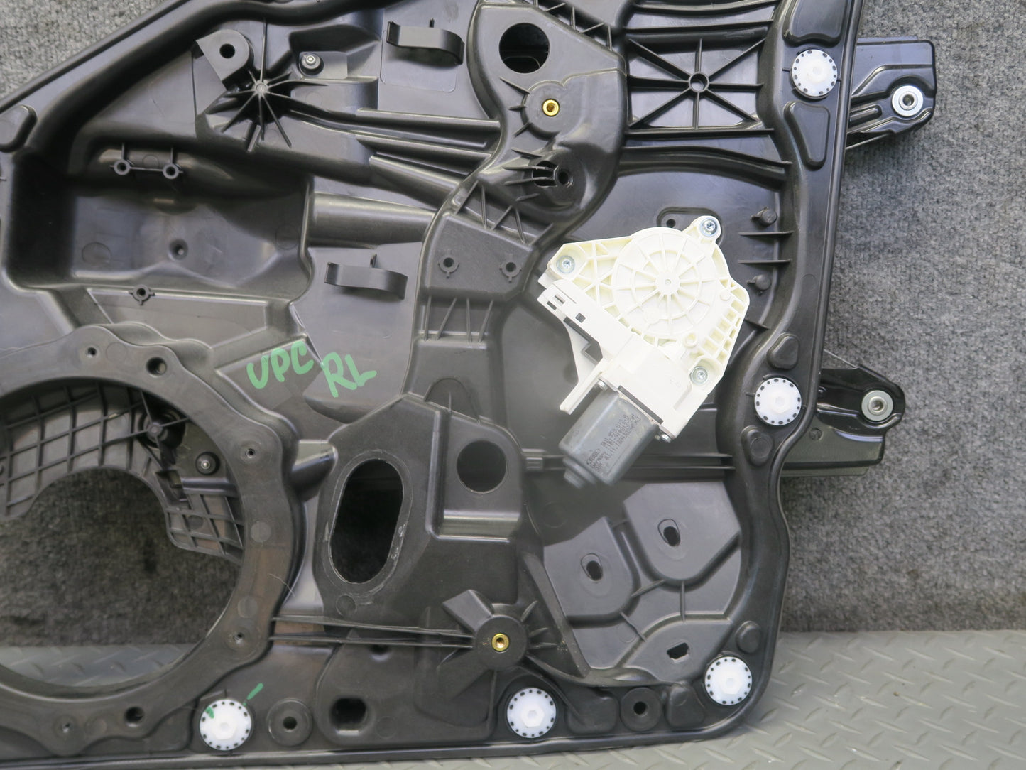 2011-2018 Porsche Cayenne 958 Rear Left Door Window Regulator w Motor