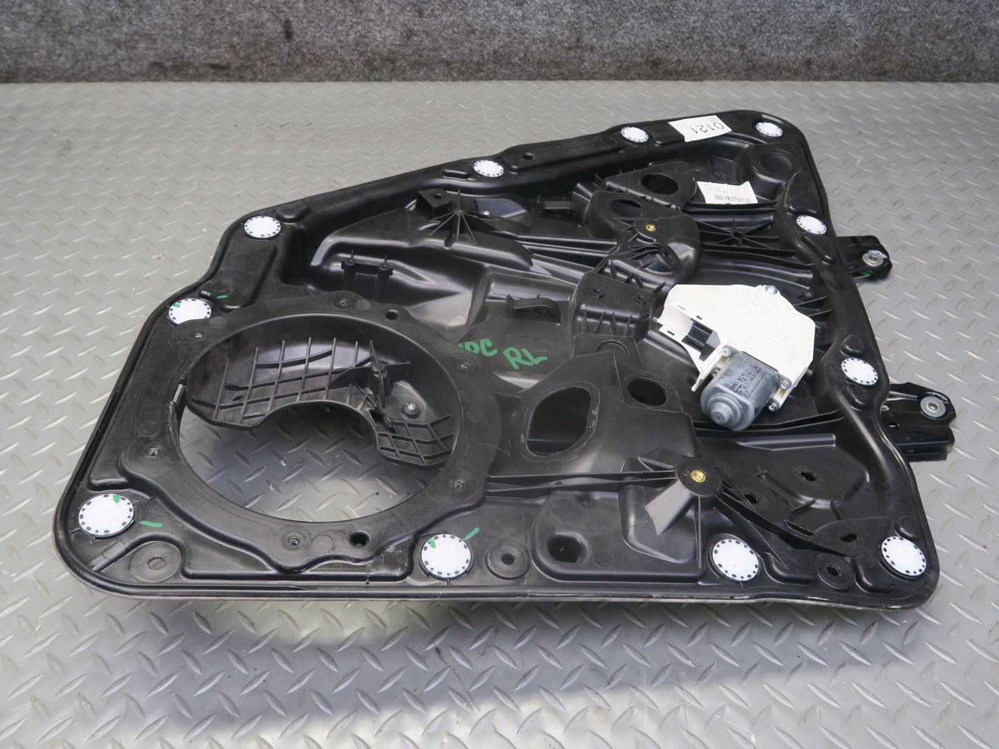 2011-2018 Porsche Cayenne 958 Rear Left Door Window Regulator w Motor